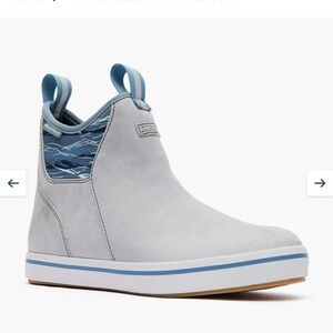 NWT Xtratuf women’s leather ankle deck boot